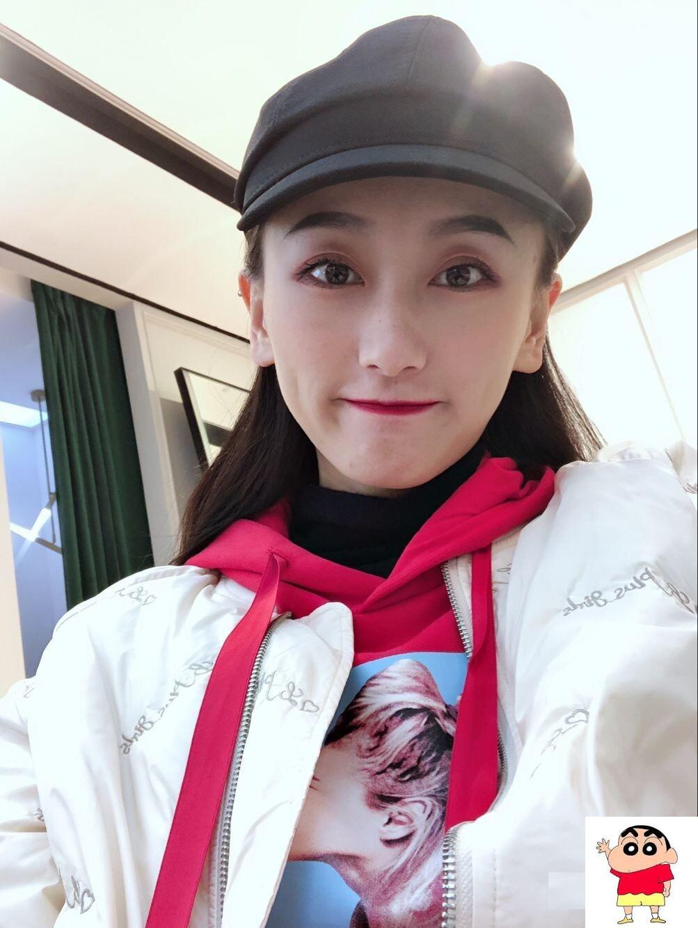 极品小姐姐口爆顔射任由你选，但是骚劲满满 (13P)