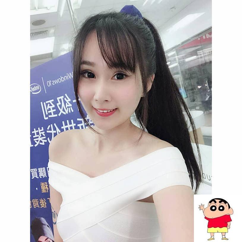 烧肉店结帐遇到「美乳柜檯小姐姐」周周依依 (16P)