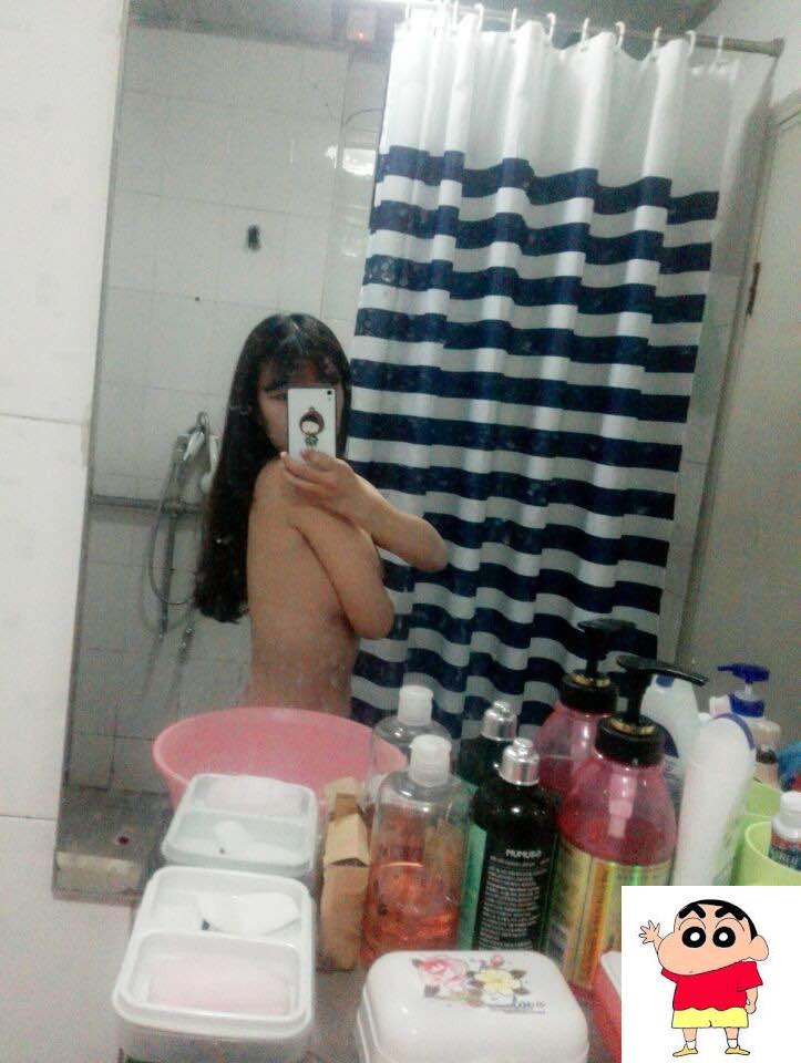 高中妹子发育的真不错 未来一定是个小骚货 (17P)