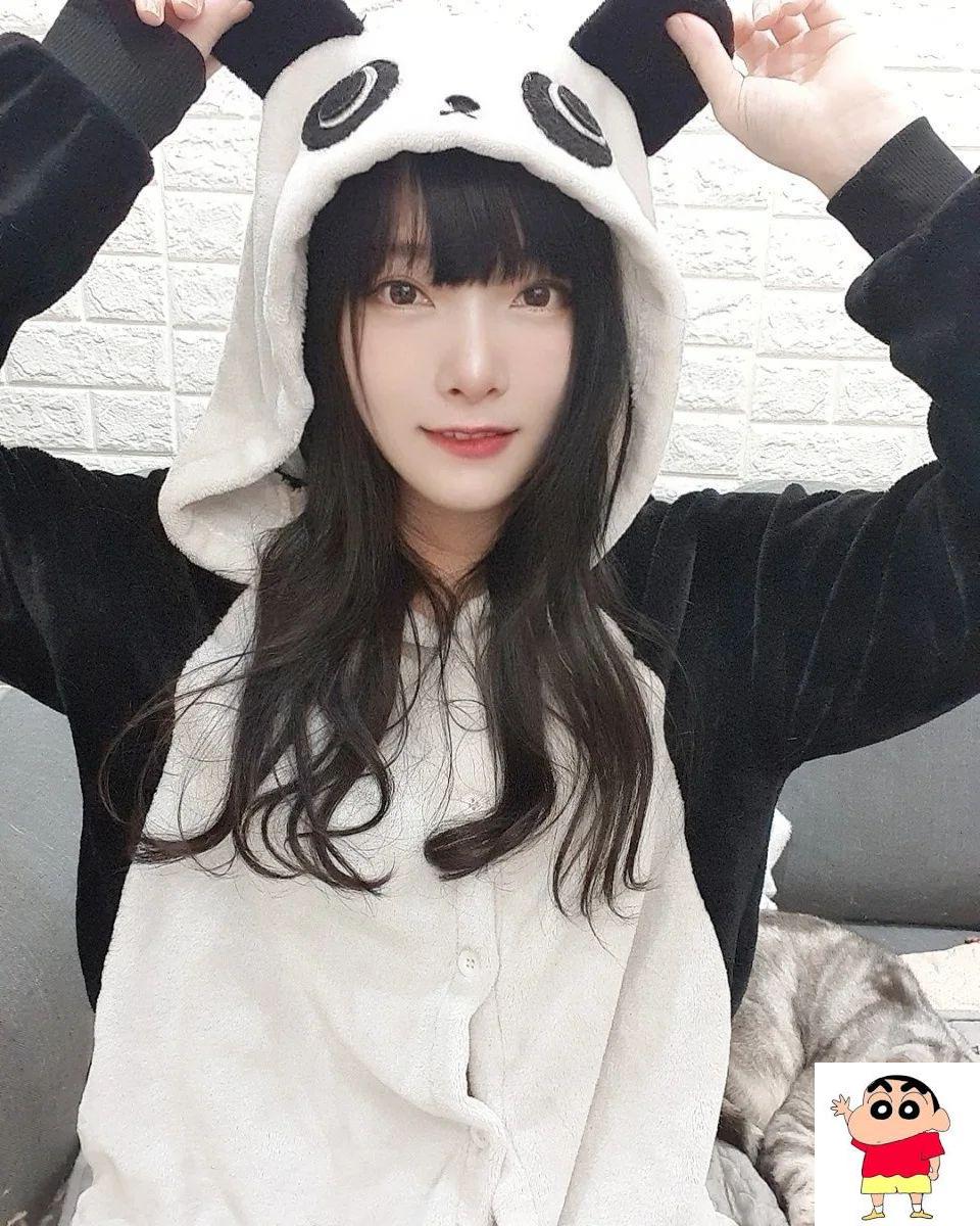 正妹林芙芙浑圆好身材衣物完全挡不住！ 甜美颜值超灵气，灿烂笑容迷倒大家了！