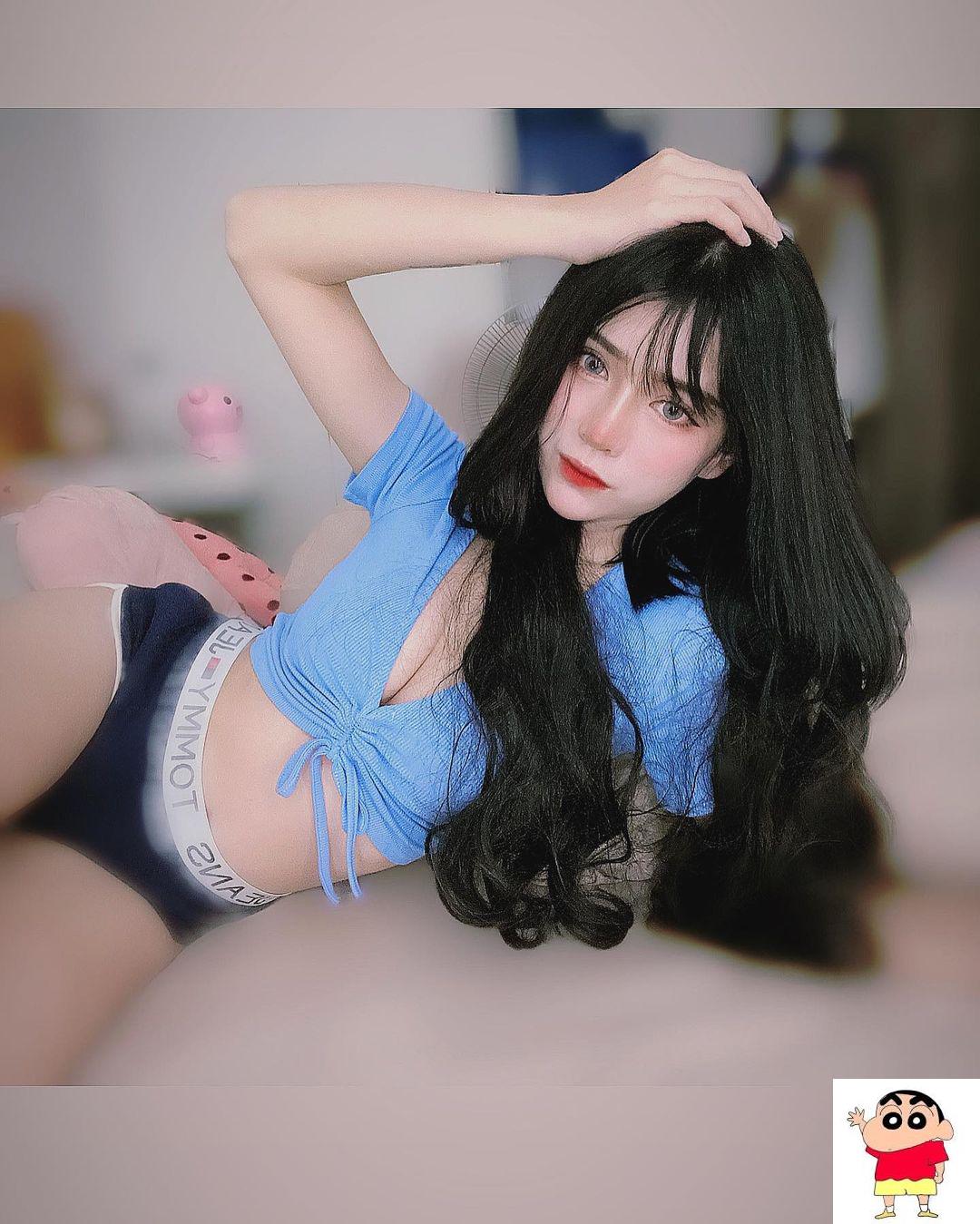 性感小野马「番薯小妹」白嫩雪乳性感到让人招架不住！诱惑力爆表了