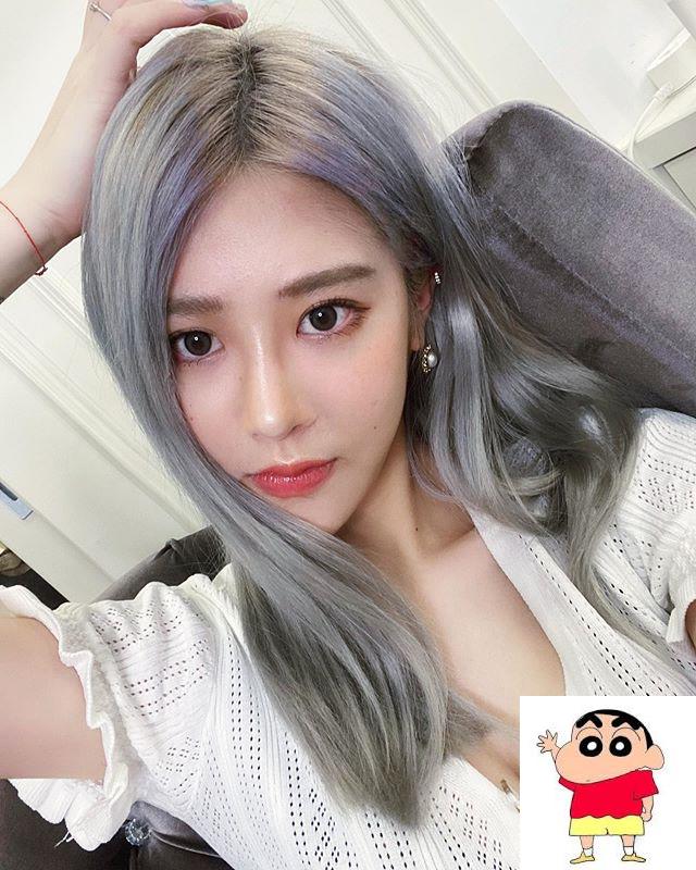 火辣 YouTuber「美丽妄娜」掀衣露沟晒蝴蝶 (12P)