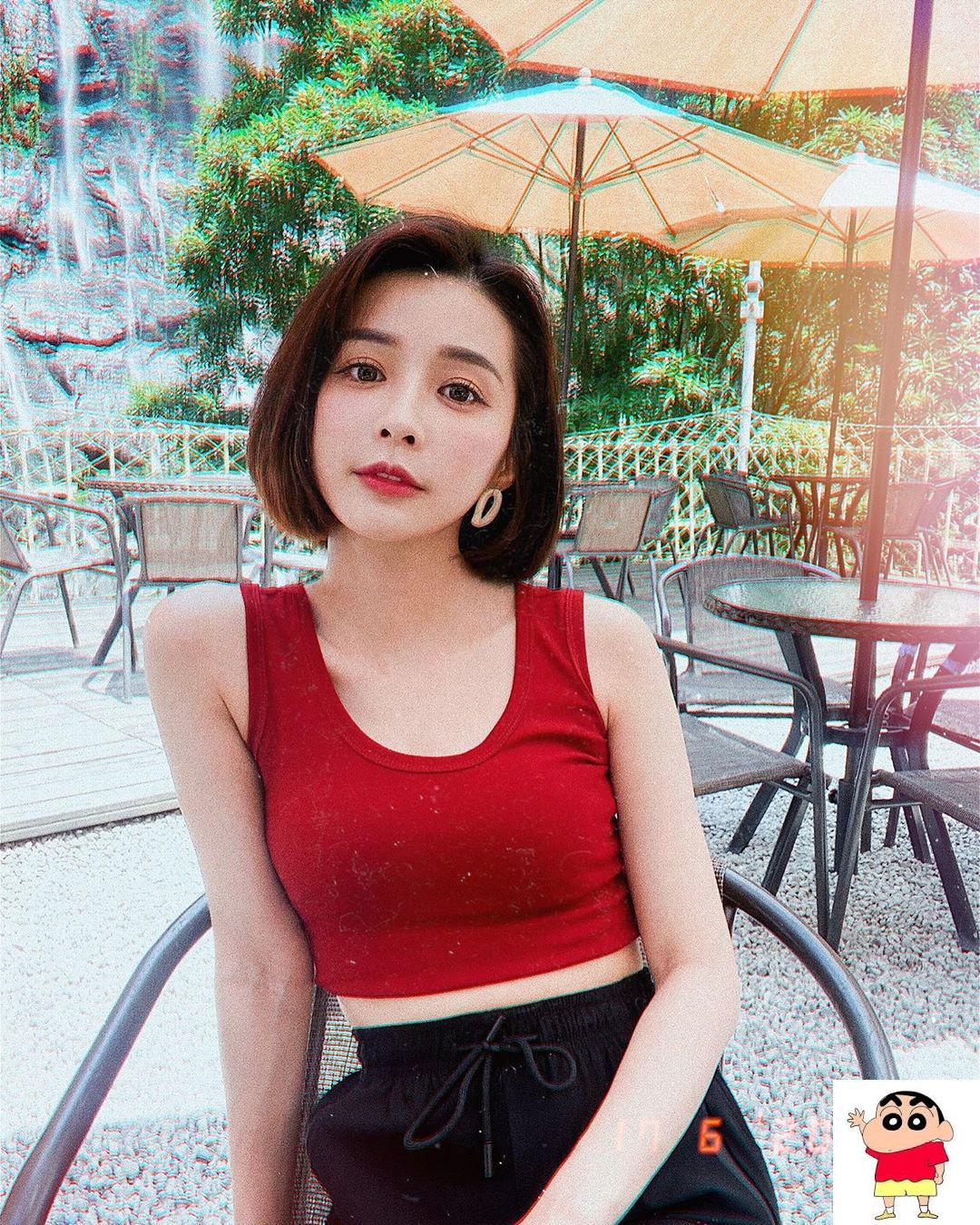 彤羽 白嫩性感曲线尽收眼底.....让网友想征服 (10P)