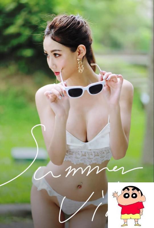 长腿正妹Suki酥皮穿运动小背心溜冰大秀性感深沟超惹火 (28P)