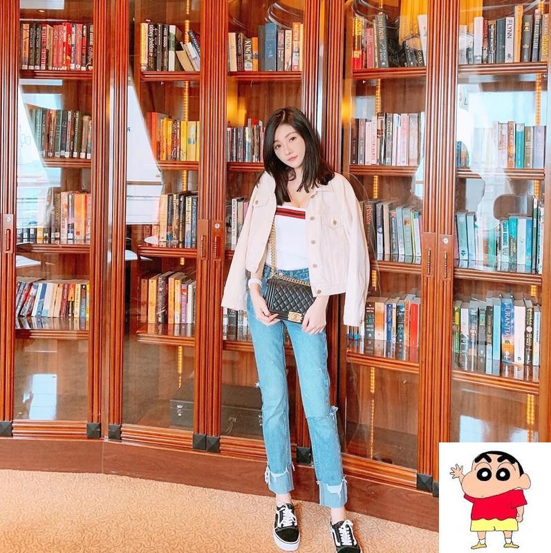 正妹Krystal比基尼上衣躺泳池躺椅「解开裤头」準备下水身形超美 (17P)