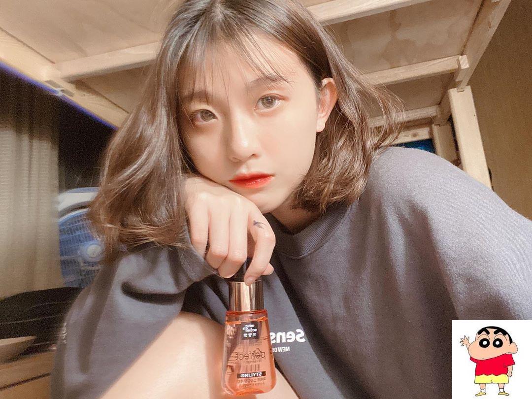 18岁女学生「薛育倩」精緻脸蛋超空灵 (17P)