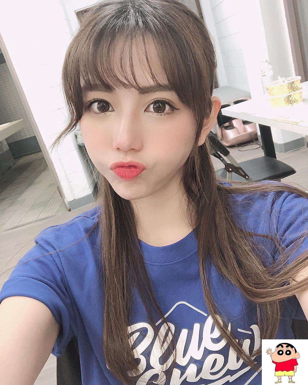 Dong东东 诱人的眼神让粉丝都恋爱了 (13P)