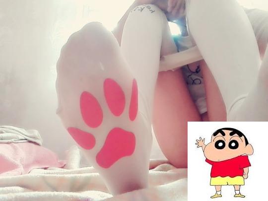 大一妹子小嫩逼，发给狼友打飞机 (18P)