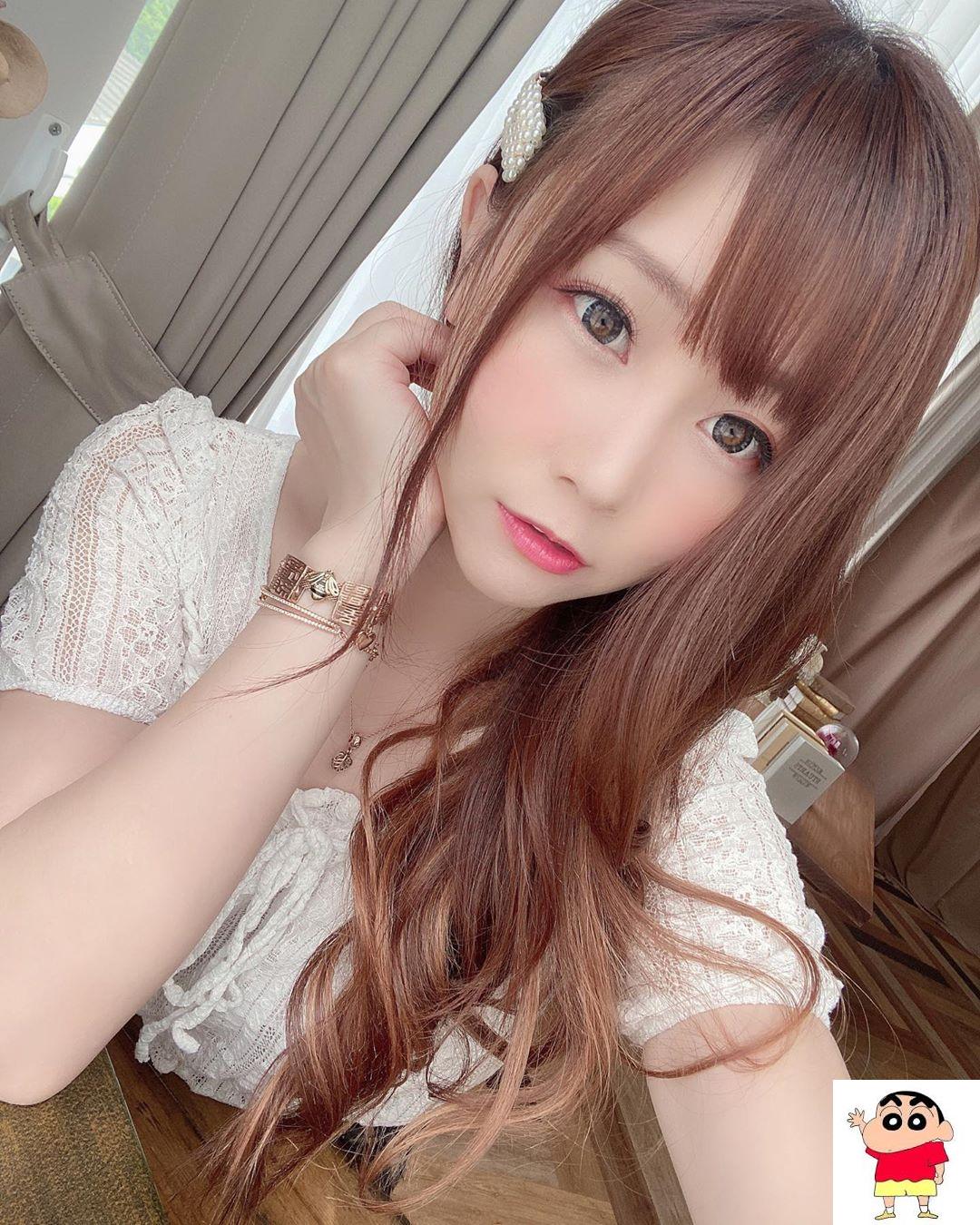 小林儿 无暇神颜值搭配身材超饱满…众人秒融化 (15P)