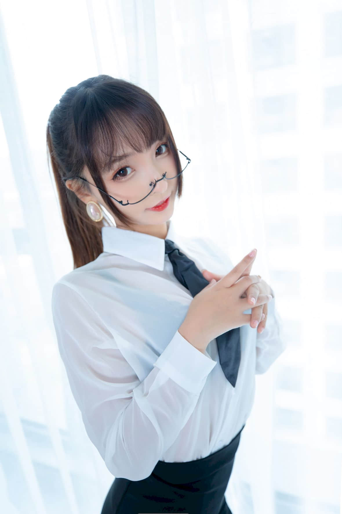 神楽坂真冬 《ホワイトオフィス》