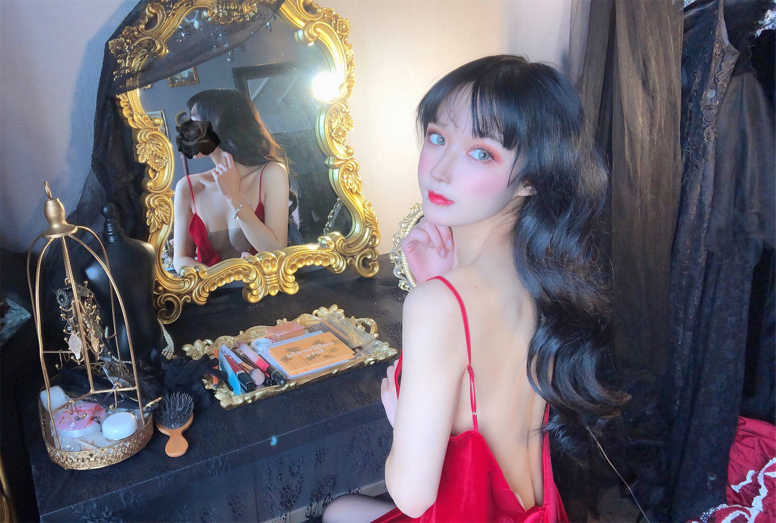 阿包也是兔娘 红丝绒睡衣