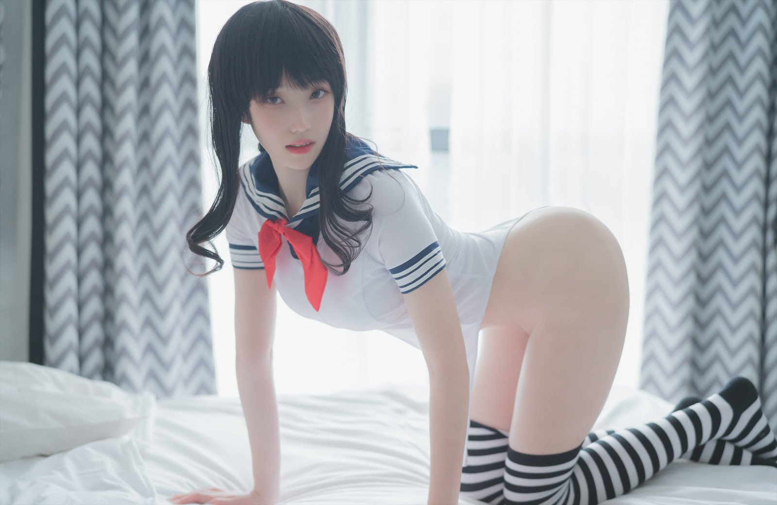 bambi jesuis 水手服连体衣