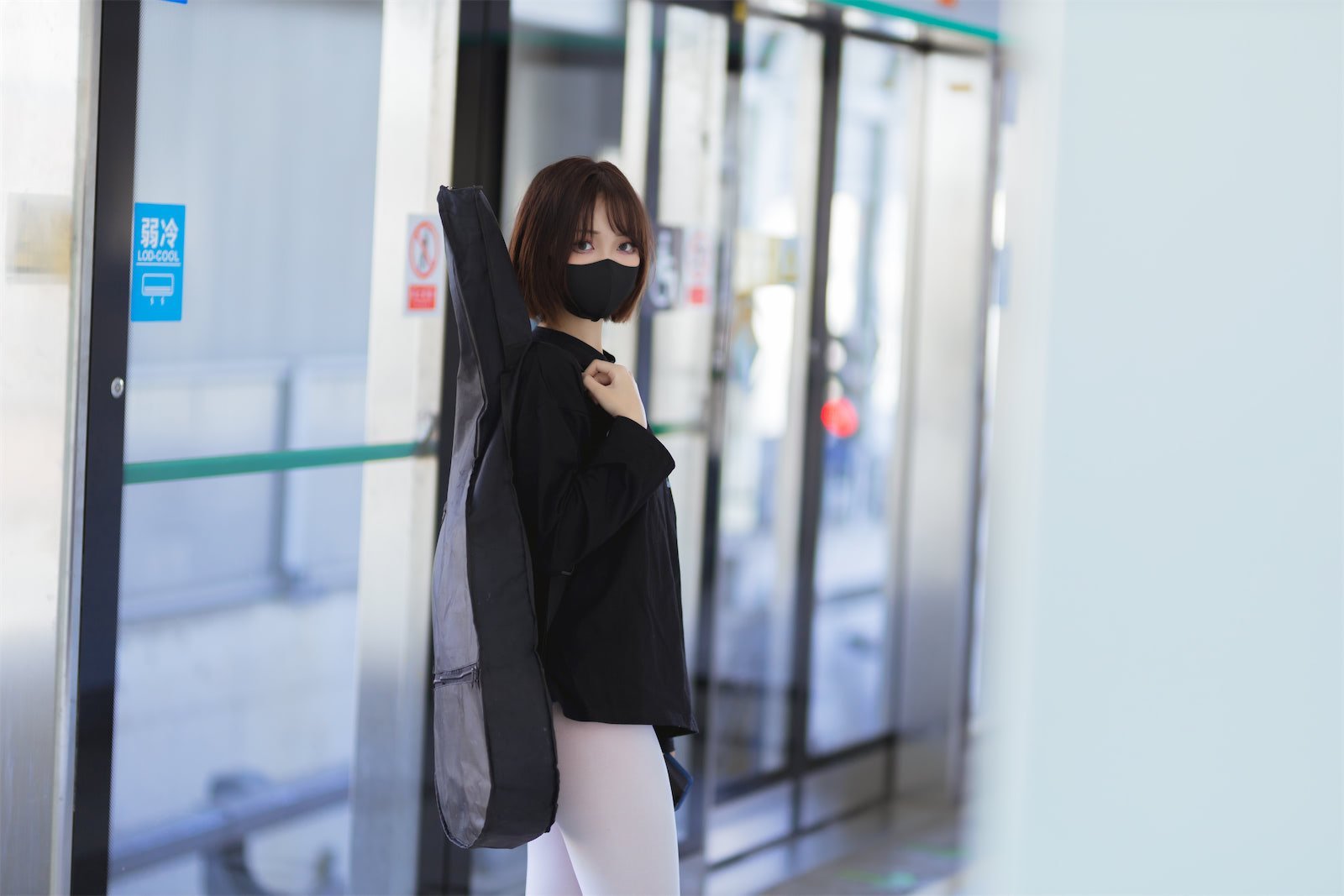 洛桑w伊梓 升玖老师地铁吉他