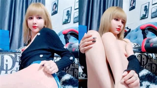 超性感黄发美女,这黑丝美腿~让我欲罢不能,卧槽这腿也太极品了,瞬间鸡儿梆硬