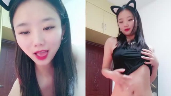 饥渴骚货脱衣舞诱惑,假屌自慰多毛骚逼